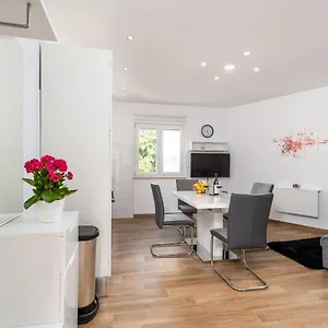  Apartman Palada